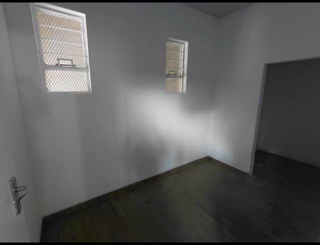 429M² OFFICE TO LET IN HALFWAY GARDENS